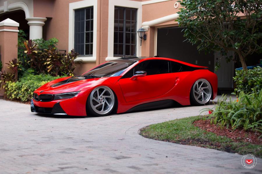  BMW i8 on Vossen Wheels (LC-108T) 2017 года  (фото 8 из 68)